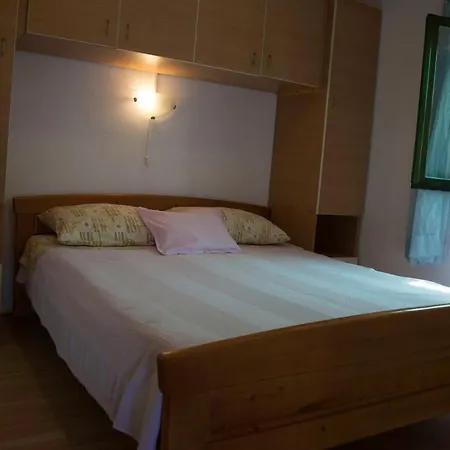House Starfish Ferienhaus Pašman