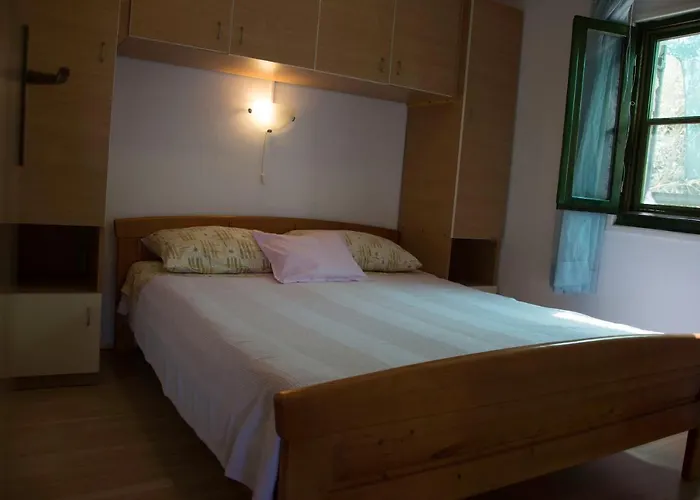 House Starfish Semesterbostad Pašman